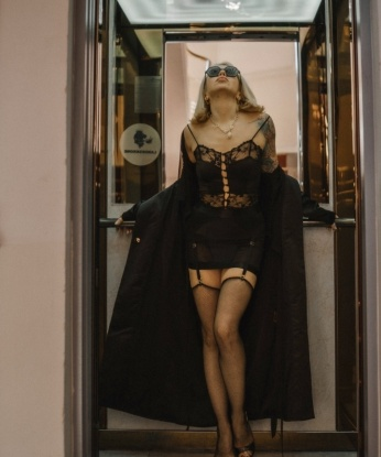 👠🌹🔥
Я живу в Москве и предлагаю широкий спектр услуг, которые приятно удивят даже самых требовательных мужчин. Мои возможности безграничны – от классического секса до ролевых игр и бдсм. Я открыта для экспериментов и готова удовлетворить все твои фантазии. 💋💦💦
Мои клиенты оставляют положительные отзывы о нашей встрече. Они ценят мою страсть, гибкость и умение создать атмосферу настоящего наслаждения. Ты можешь проверить это сам, взглянув на мои фото, которые подтверждают мою красоту и сексуальность. 📸🌟
Не упускай возможность провести время с настоящей профессионалкой. Позвони мне и я сделаю все, чтобы каждая наша встреча оставила в тебе незабываемый след. Жду с нетерпением нашей встречи в Москве, чтобы подарить тебе море удовольствия! 🥂🌃💫 Александра